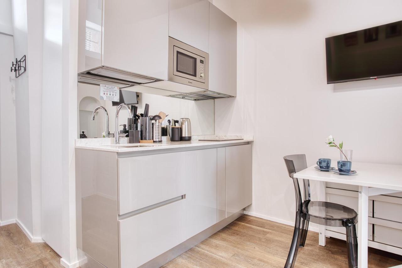 Appartamento Joivy Delightful 1-Bed Flat In The Centre Of Milano Esterno foto