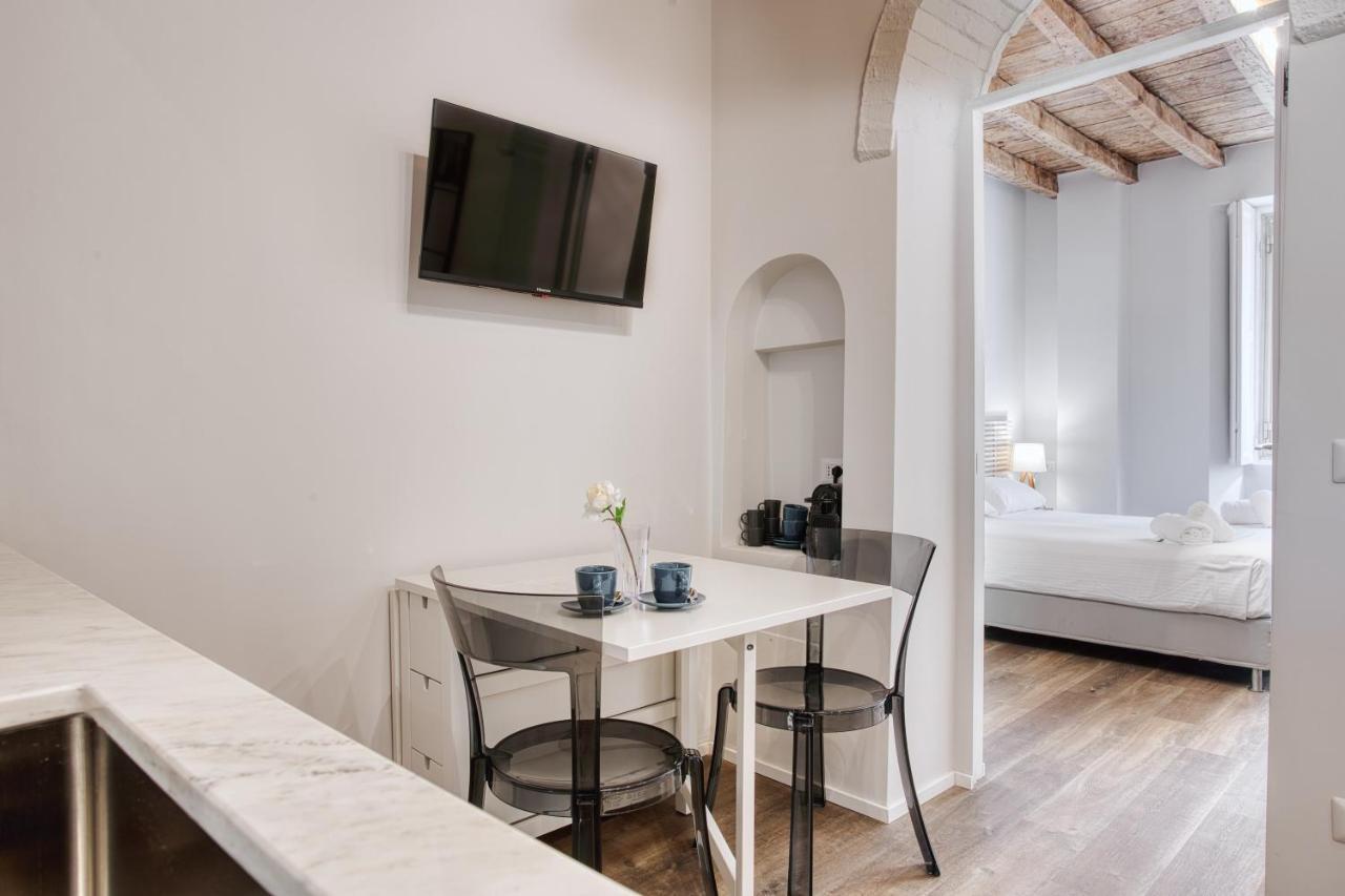 Appartamento Joivy Delightful 1-Bed Flat In The Centre Of Milano Esterno foto