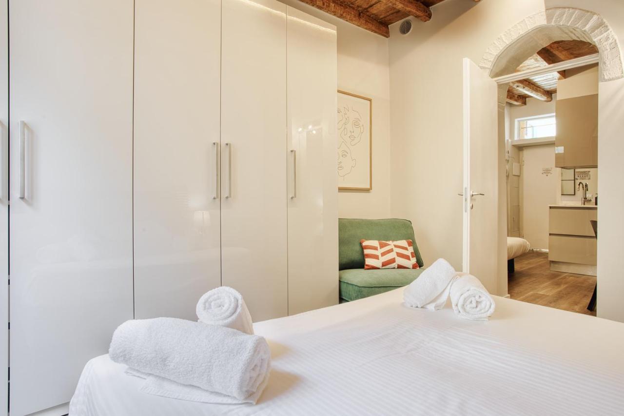 Appartamento Joivy Delightful 1-Bed Flat In The Centre Of Milano Esterno foto